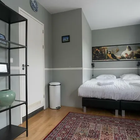 Westerpark בית הארחה